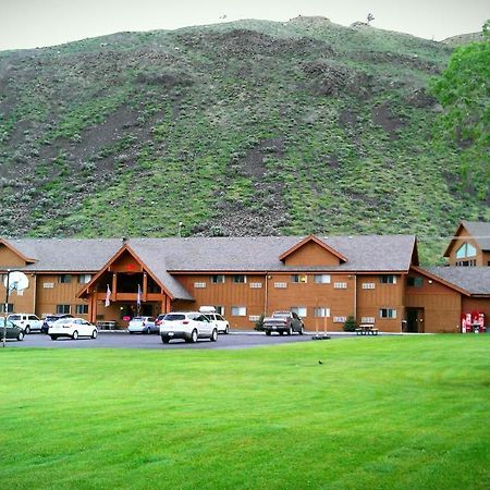 Yellowstone Village Inn&Suites Gardiner Esterno foto