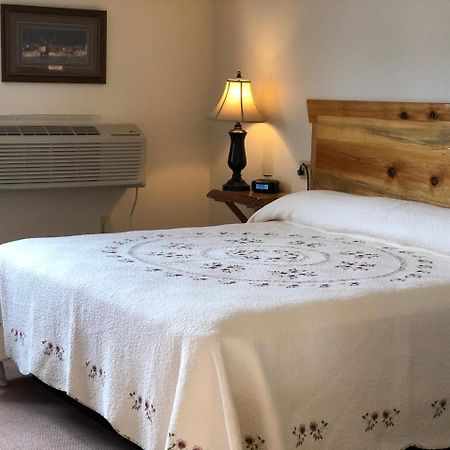 Yellowstone Village Inn&Suites Gardiner Esterno foto