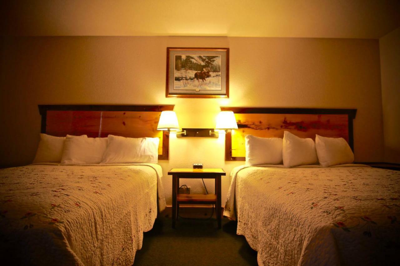 Yellowstone Village Inn&Suites Gardiner Esterno foto