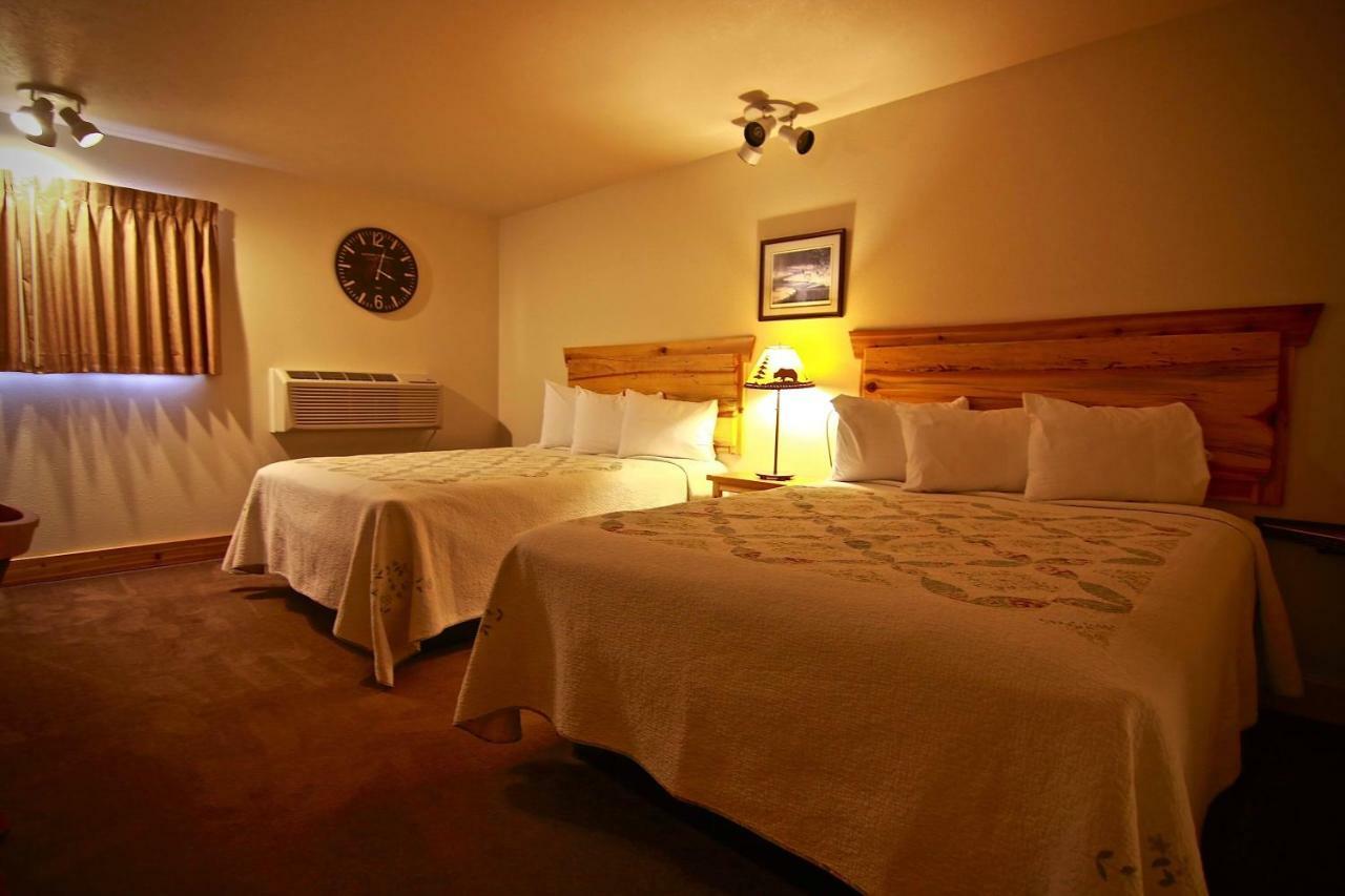 Yellowstone Village Inn&Suites Gardiner Esterno foto